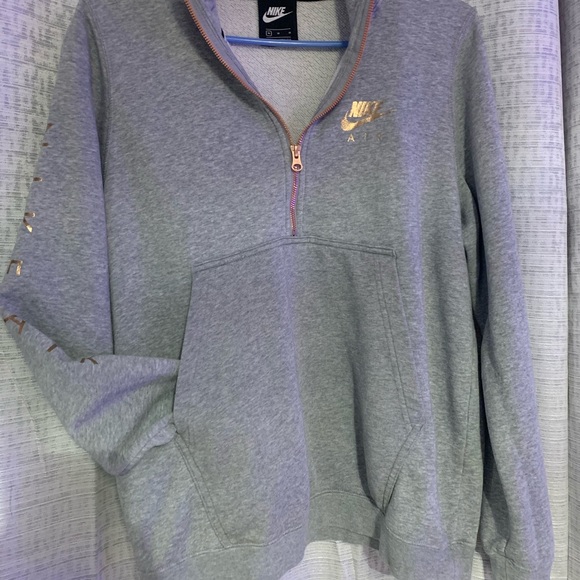 Women’s grey Nike 1/2 zip - Picture 5 of 7